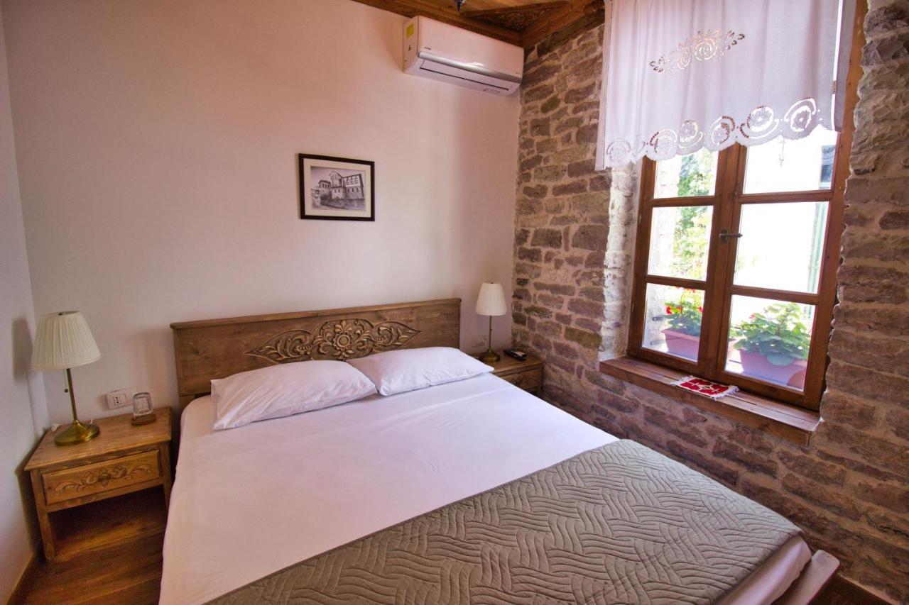 4Rooms Hotel Gjirokaster Bagian luar foto