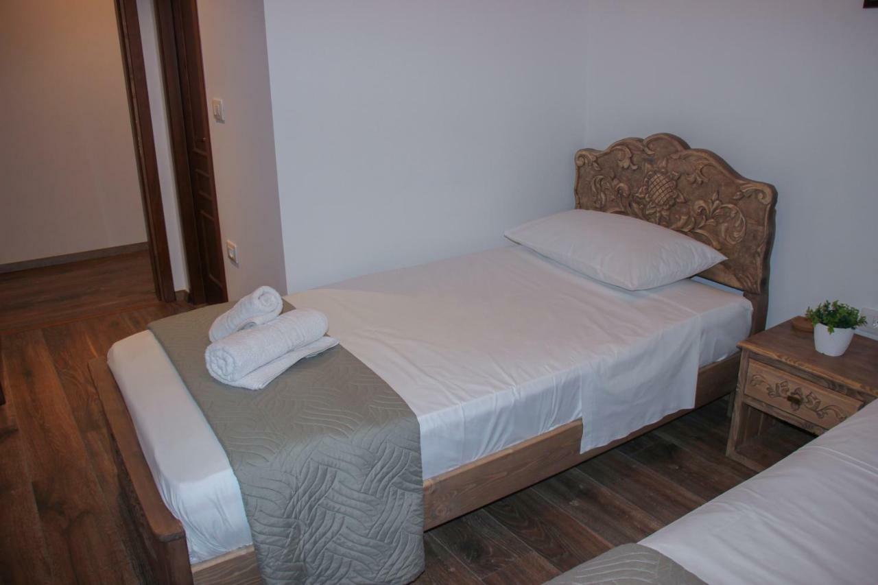 4Rooms Hotel Gjirokaster Bagian luar foto